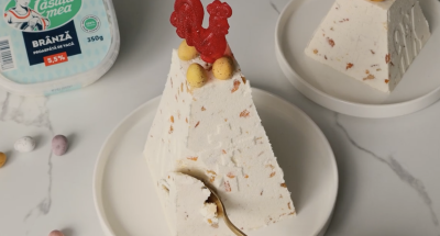 Pască de Paște cu brânză de vaci, vanilie și citrice confiate